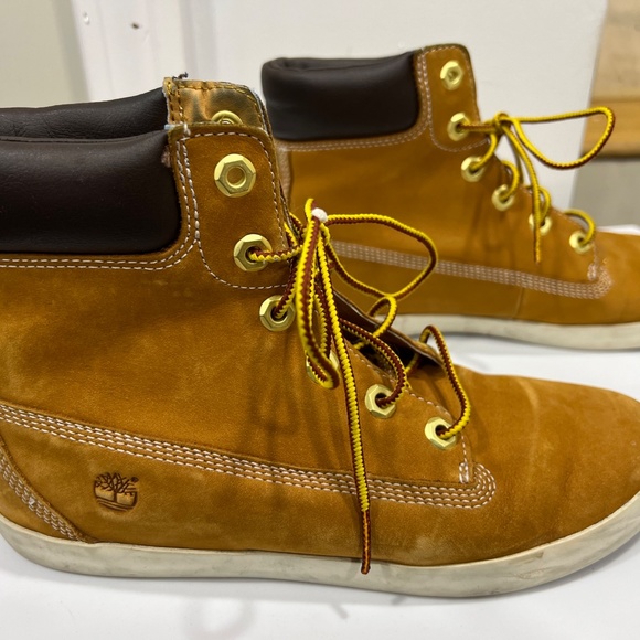 Timberlands - Picture 2 of 6